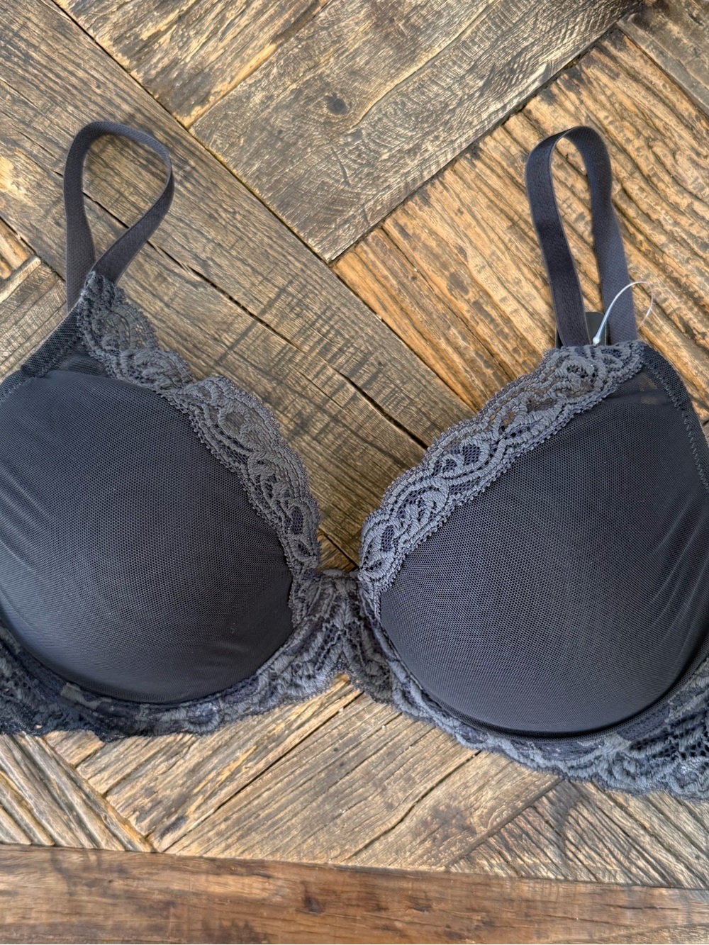 Natori Feathers Contour Plunge Black Bra 730023 – 34DD - Picture 4 of 9